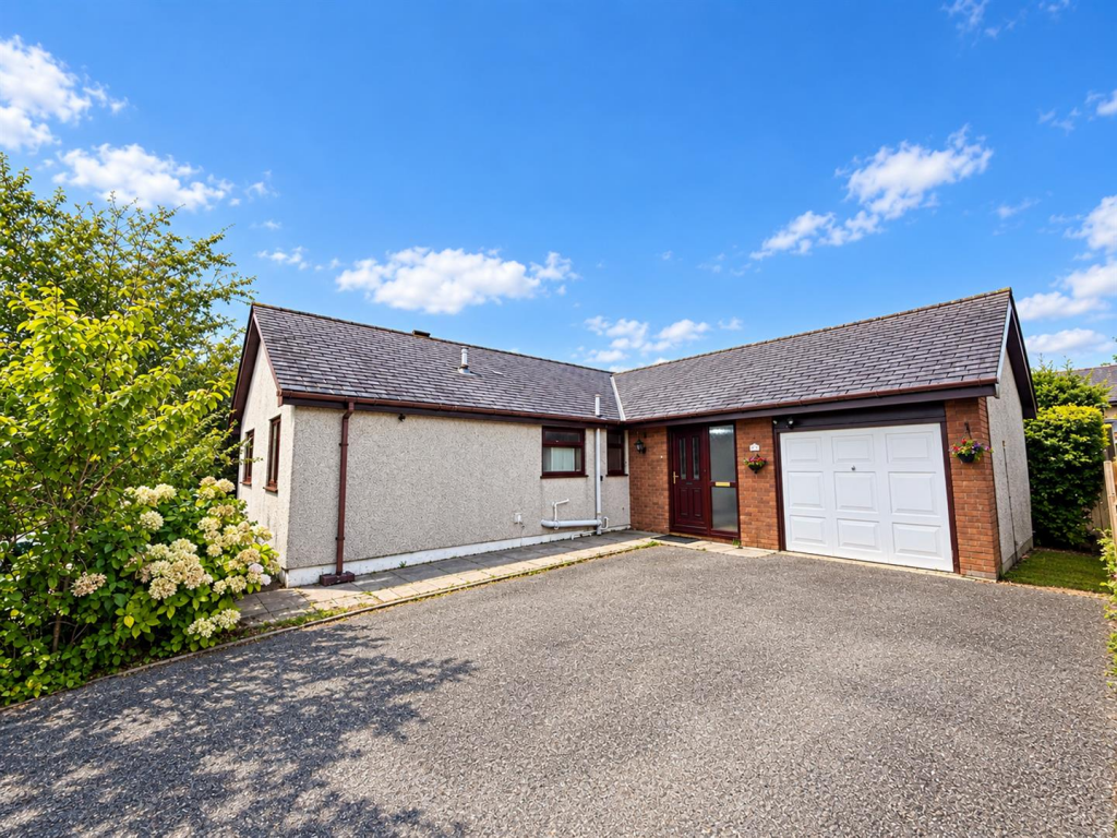Main image of property: Tregaen, Bangor