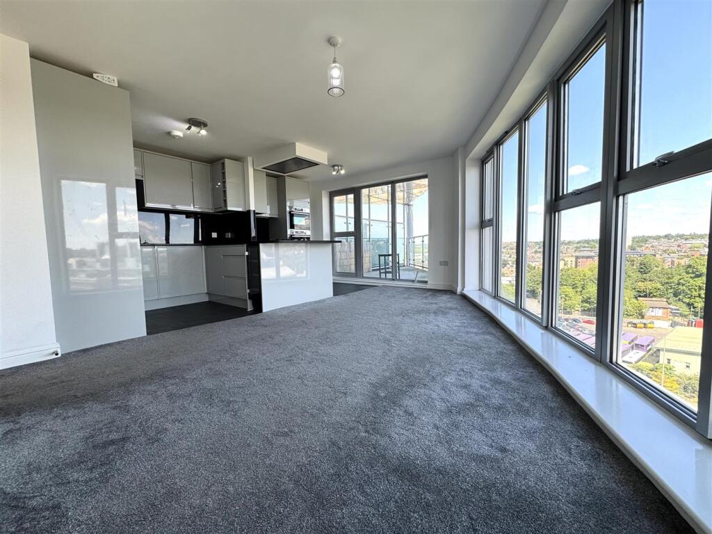 Main image of property: Reavell Place, Ipswich