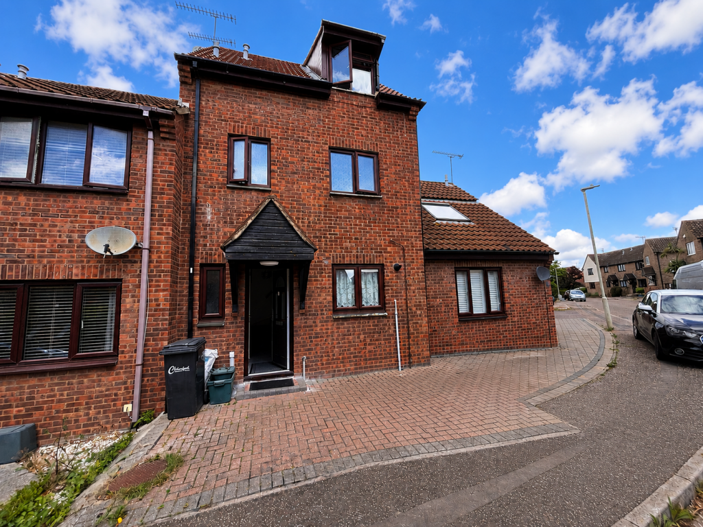 Main image of property: Berry Vale South Woodham, Essex, CM3 5GY, UK