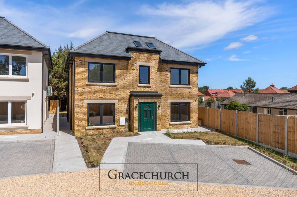 Main image of property: Oak Gate, Goffs Oak EN7