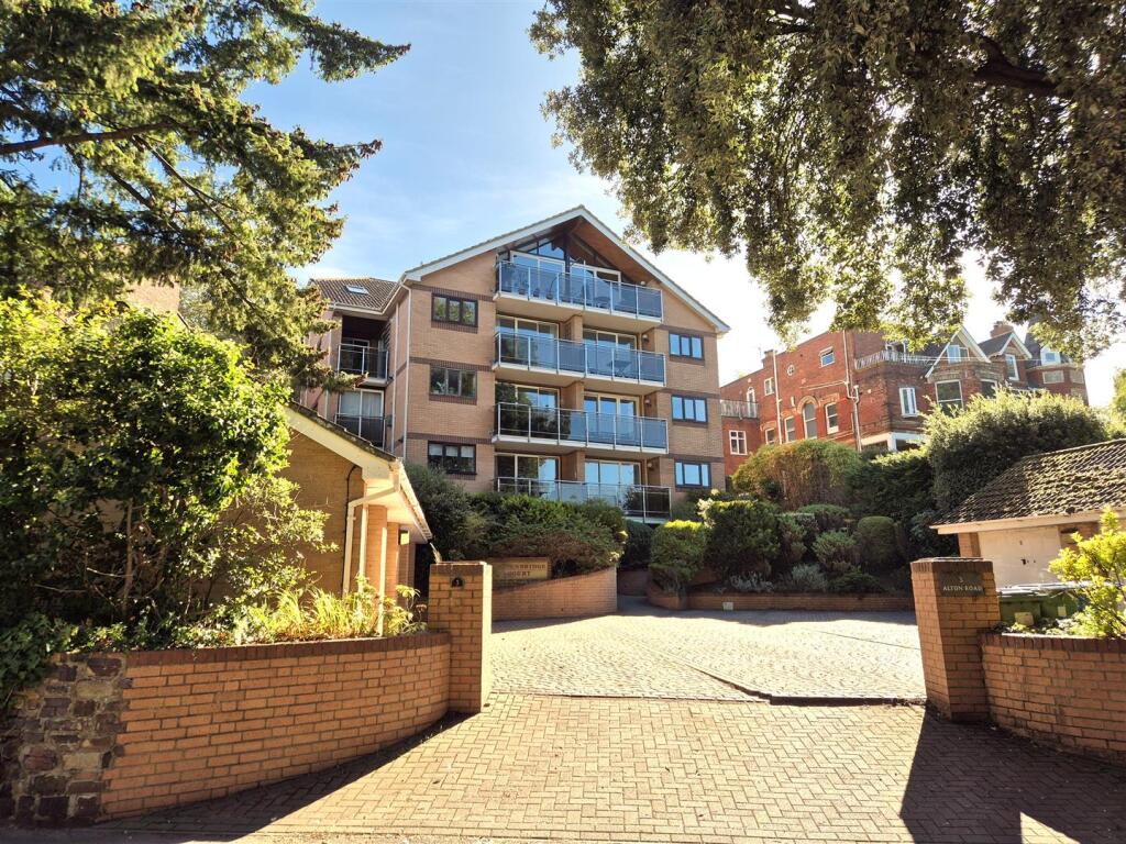 Main image of property: 3 Alton Road, Lower Parkstone, Poole