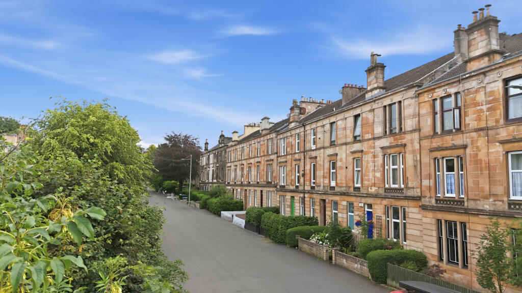 Main image of property: 1/2, 18 Queen Mary Avenue, Glasgow, Glasgow City, G42
