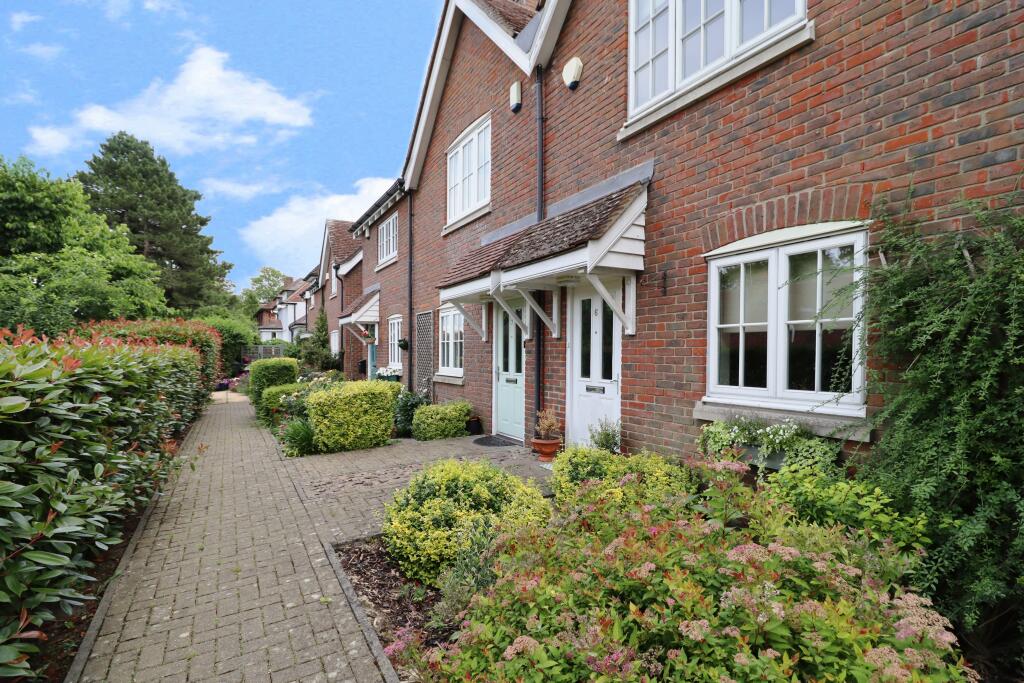 Main image of property: Parsonage Bank, Dartford, Eynsford, DA4