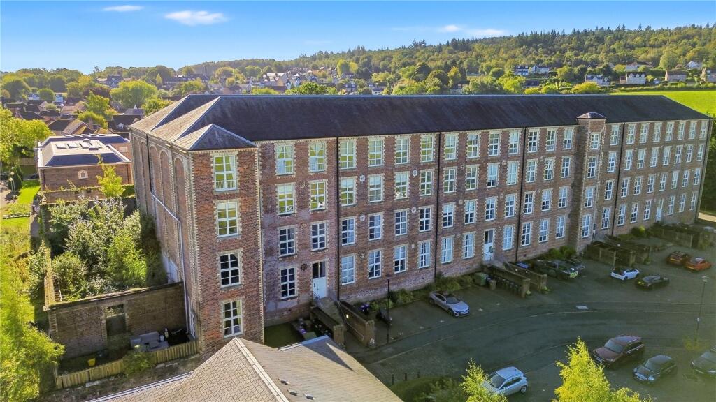 Main image of property: 24 Woolcarder's Court, Cambusbarron, Stirling, FK7