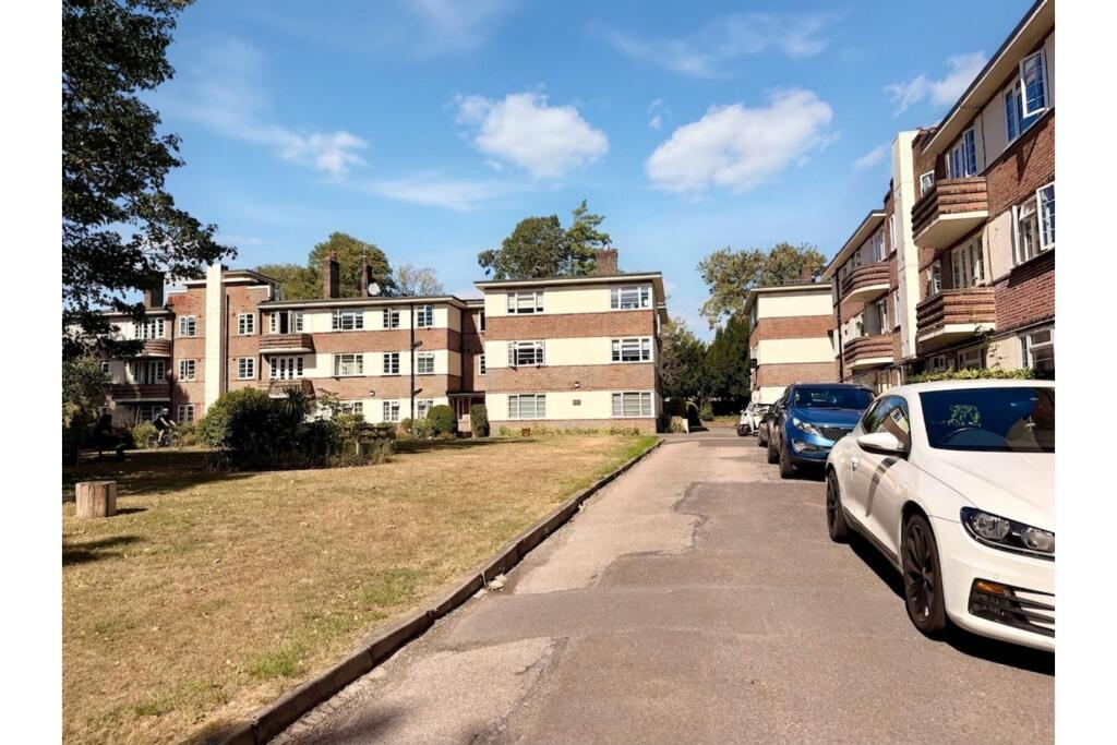 Main image of property: Leigham Court Road, London, SW16