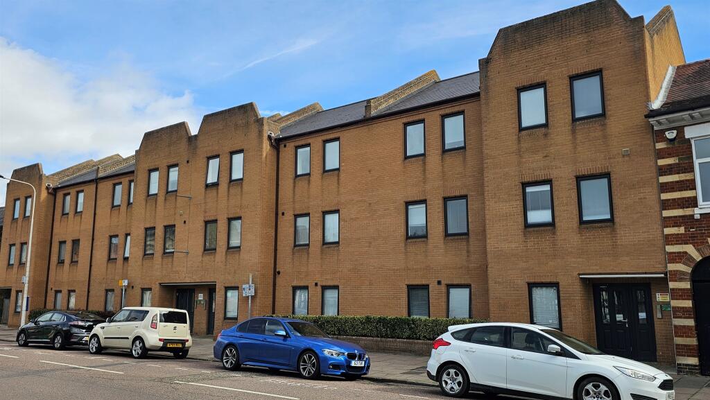 Main image of property: Lincoln Road, Peterborough