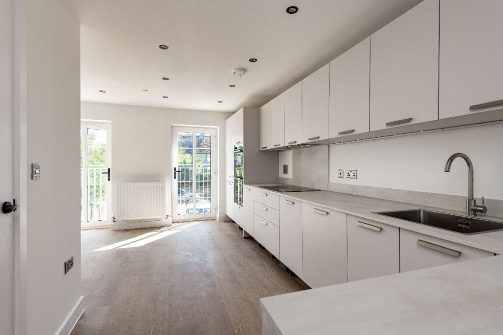 Main image of property: 12 Albert Reed Close 