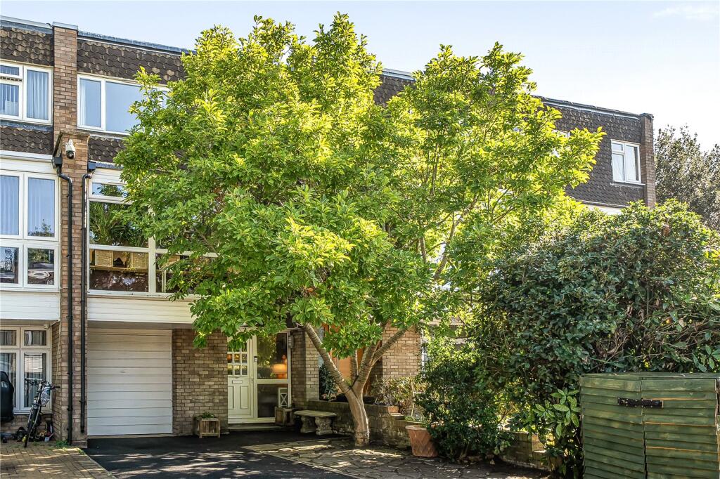 Main image of property: Templewood, Ealing