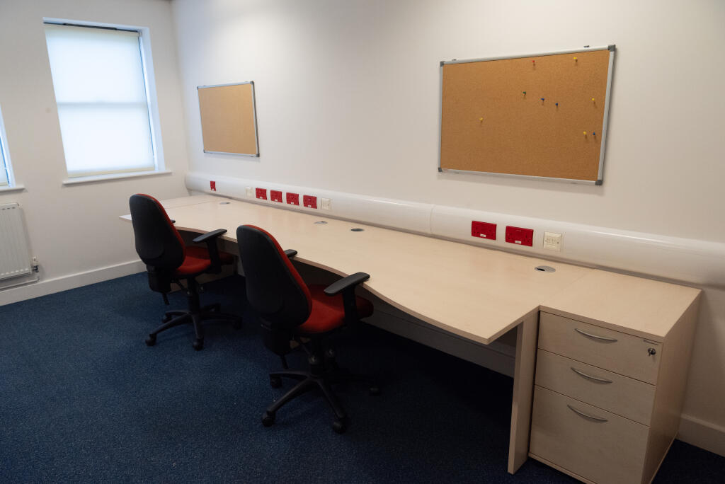 2 desk office
