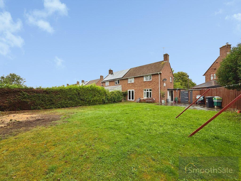Main image of property: Battleton Road, Evesham, WR11 1HW