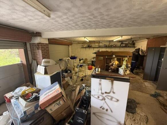 Garage T202609301159.jpg