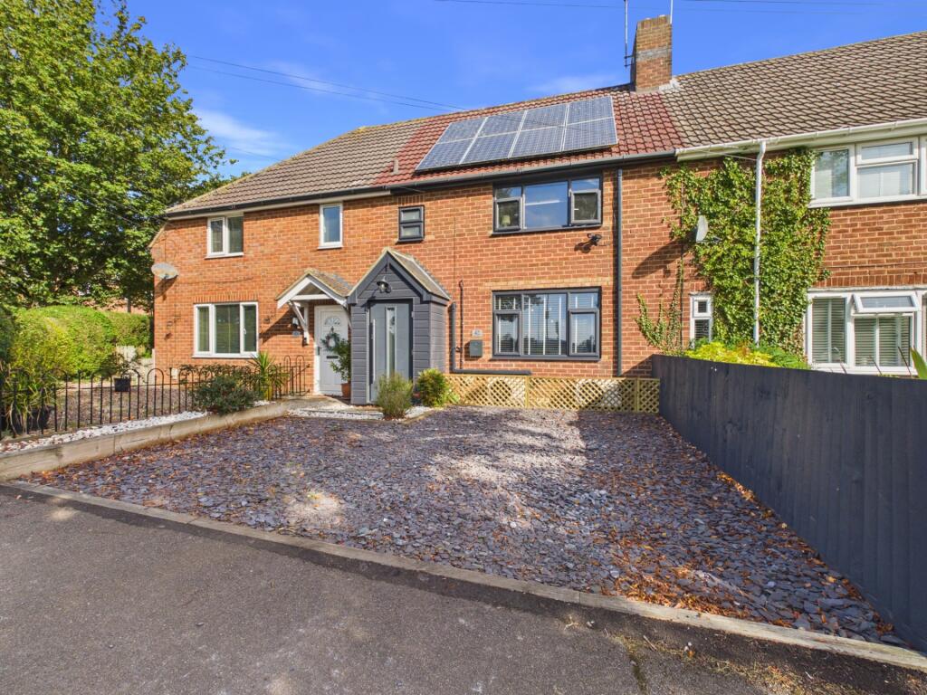 Main image of property: South Close, Long Buckby, NN6 7PX