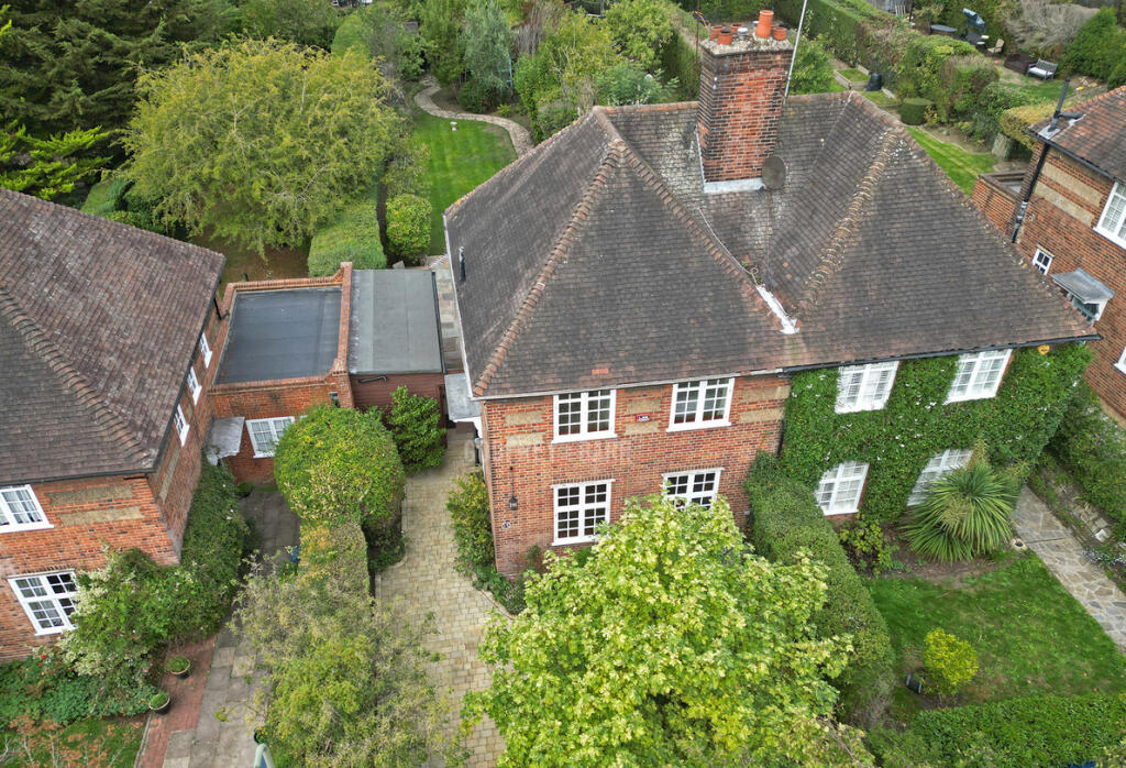Main image of property: Eastholm, Hampstead Garden Suburb