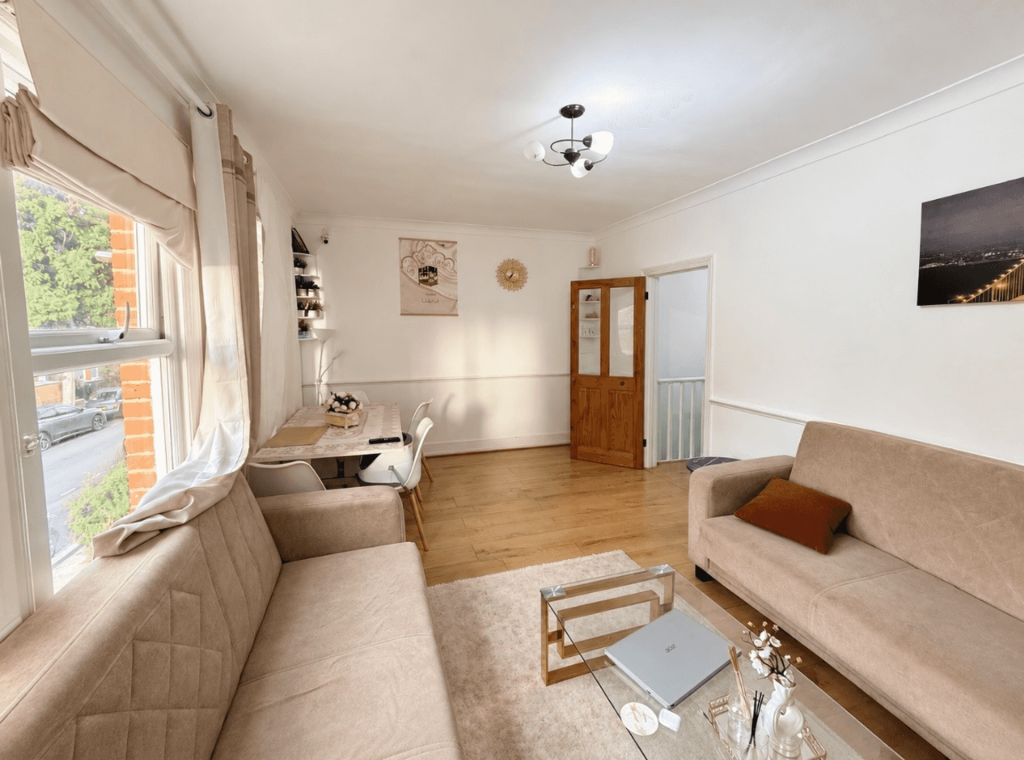 Main image of property: Brettenham Road, London, E17