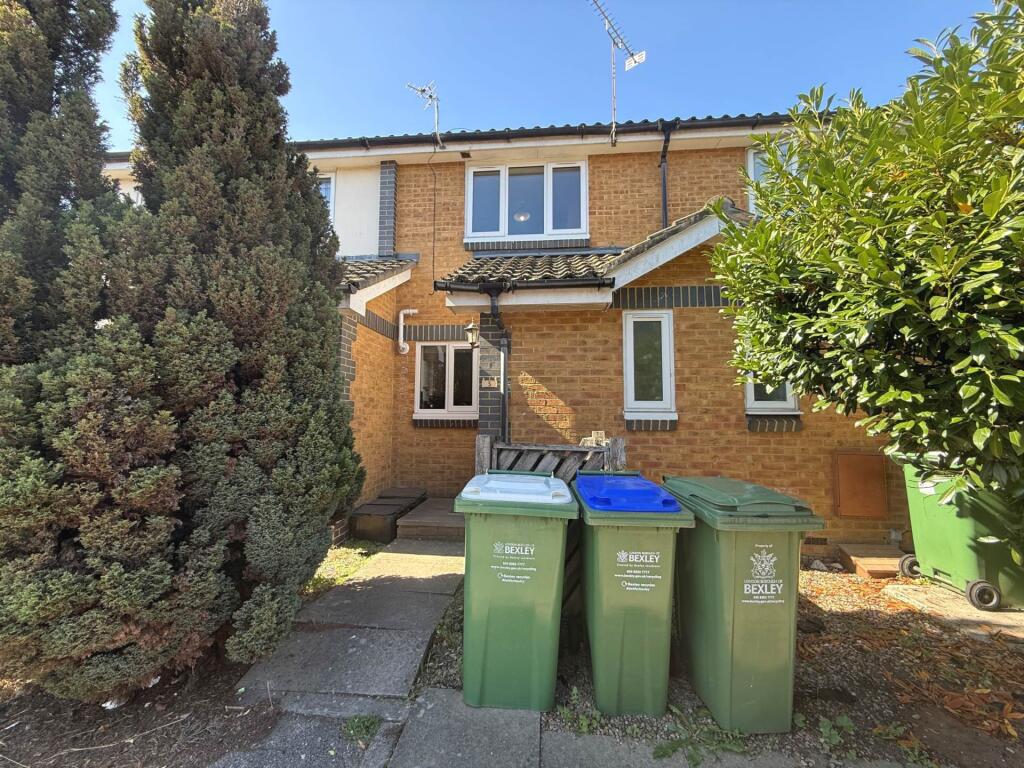 Main image of property: Dabbling Close, Erith