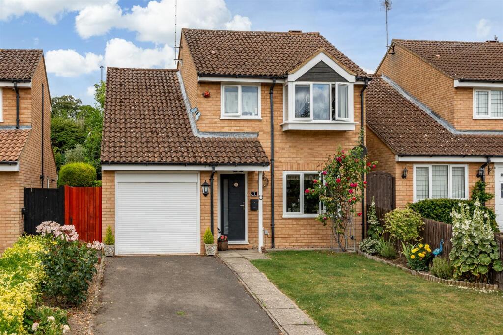 Main image of property: Mallow Walk, Royston