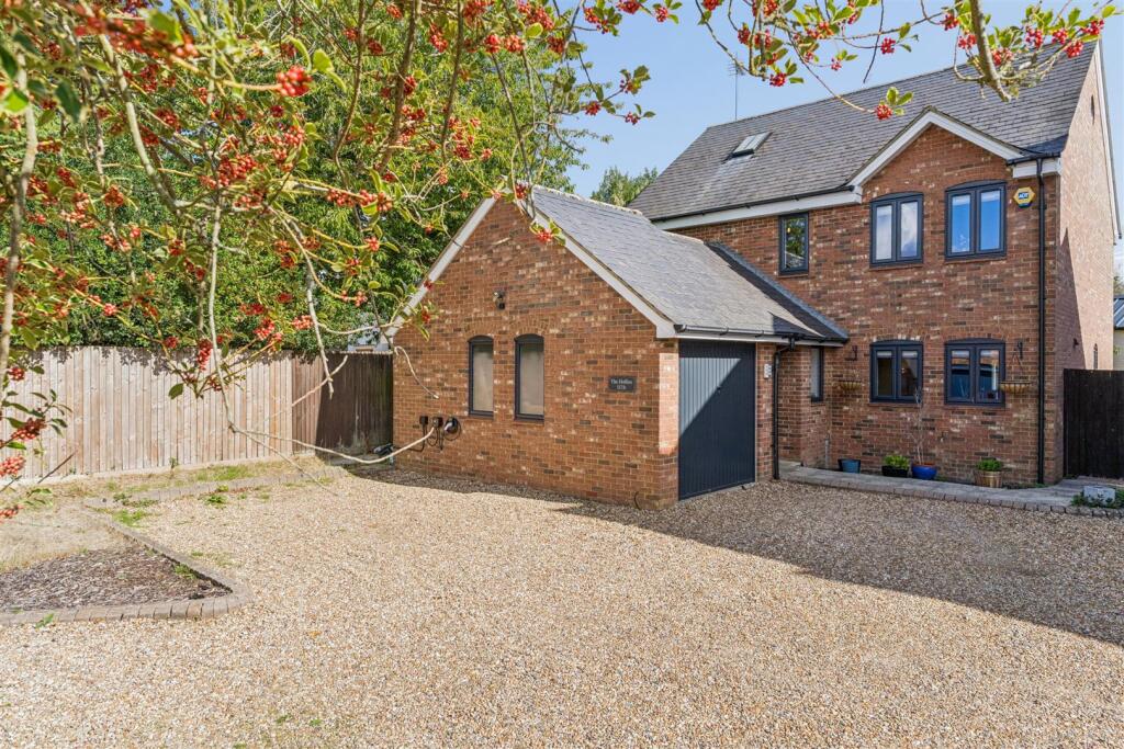 Main image of property: High Street South, Stewkley, Buckinghamshire