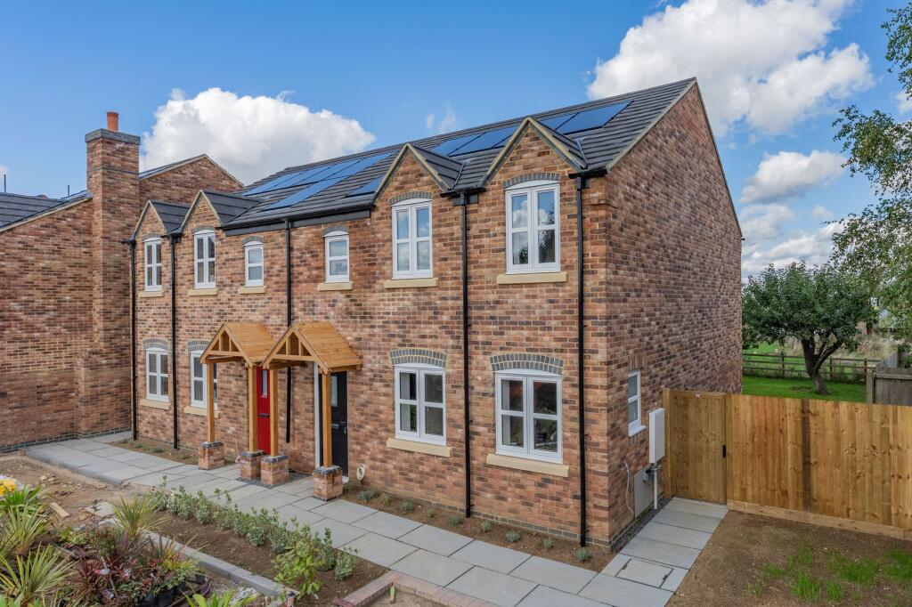 Main image of property: 5 The Old Bowling Green Close, Cold Ashby, Northamptonshire, NN6 6AT