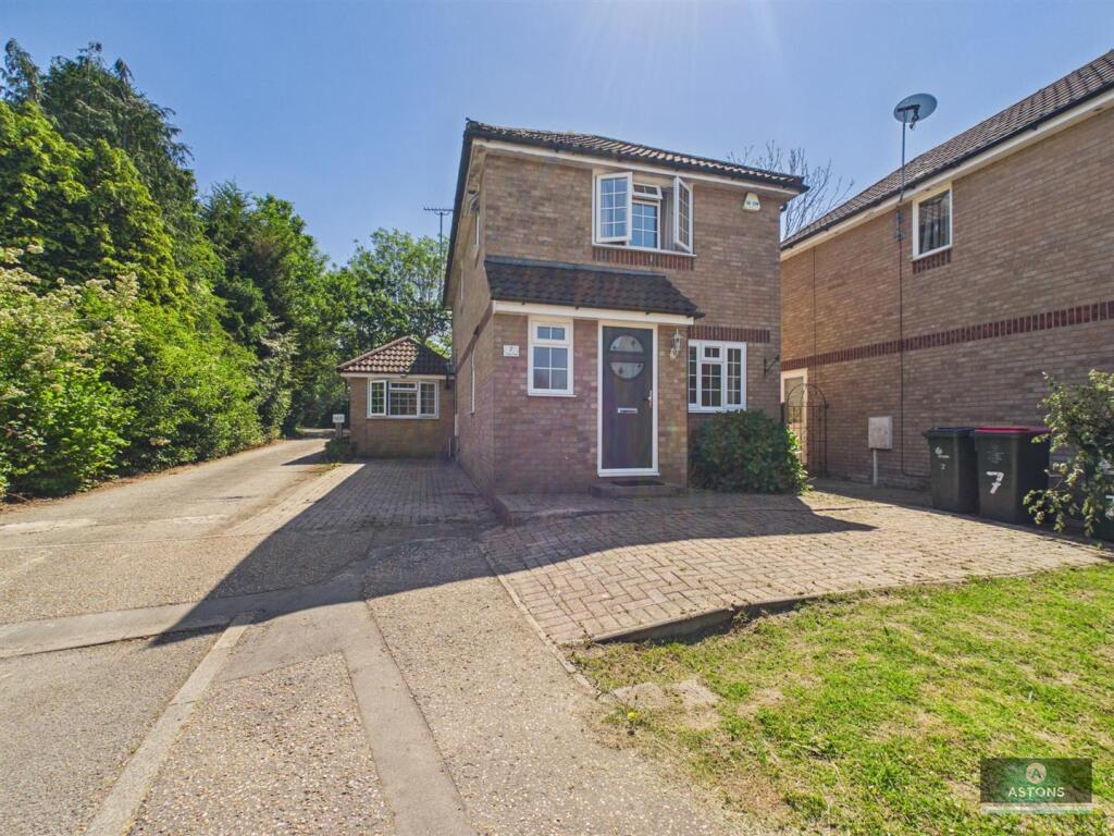 Main image of property: Tinsley Close, Three Bridges