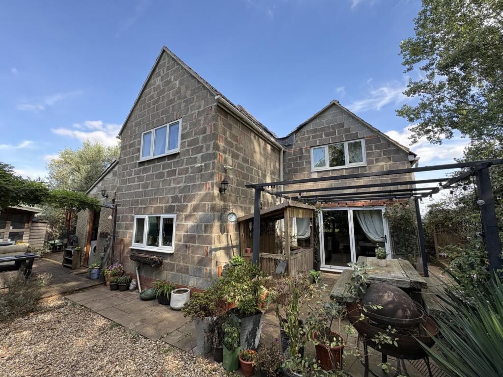 Main image of property: Westonzoyland Road, Bridgwater