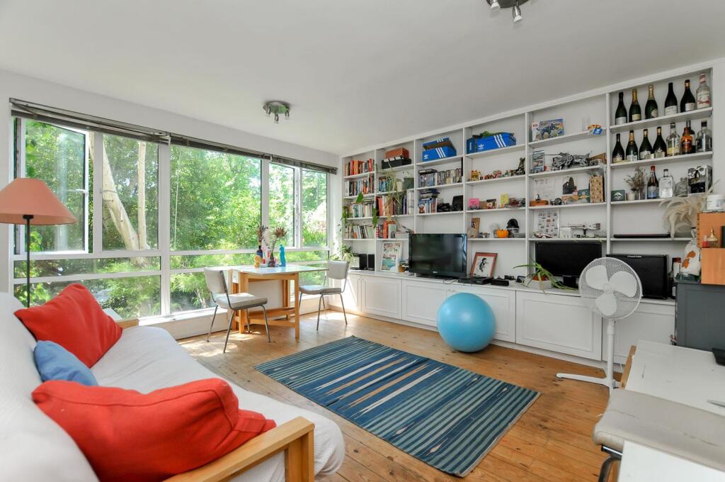 Main image of property: Queen Elizabeths Walk, Stoke Newington