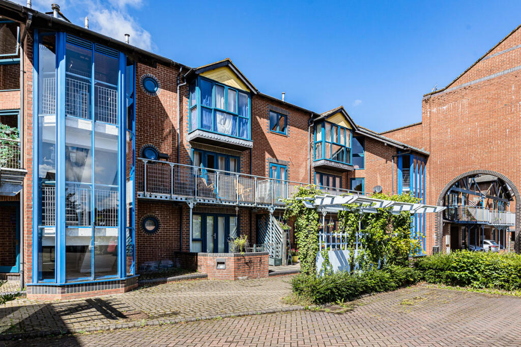 Main image of property: Alfredston Place, Wantage, OX12