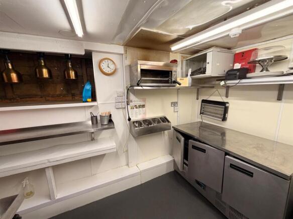 Kitchen1.jpg