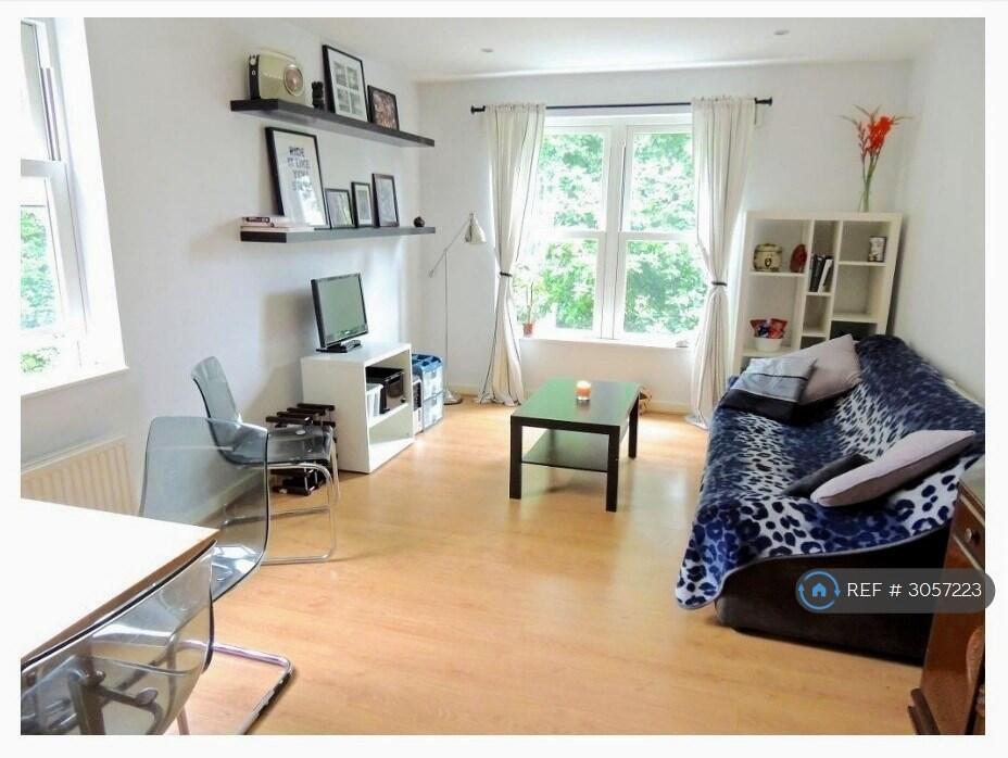 Main image of property: Clapham Common South Side, London, SW4