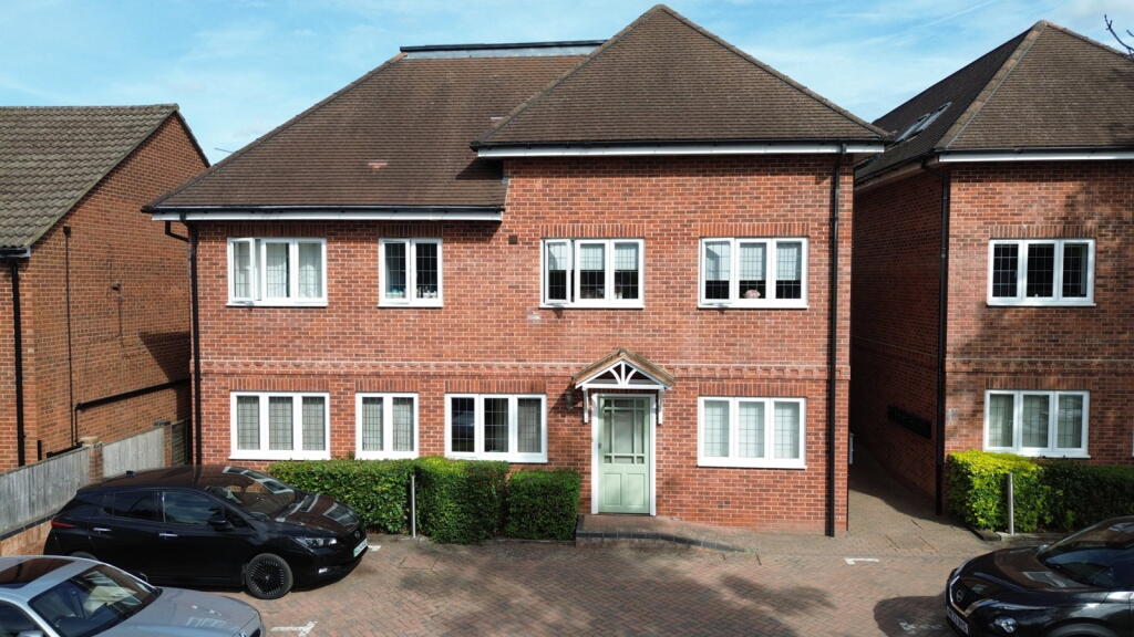 Main image of property: Reading Road, Winnersh, Wokingham, RG41 5HX
