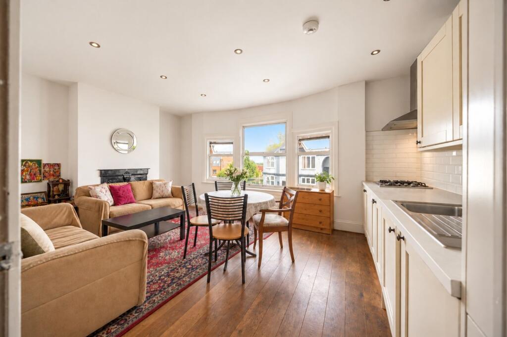 Main image of property: Ballards Lane, London, N12