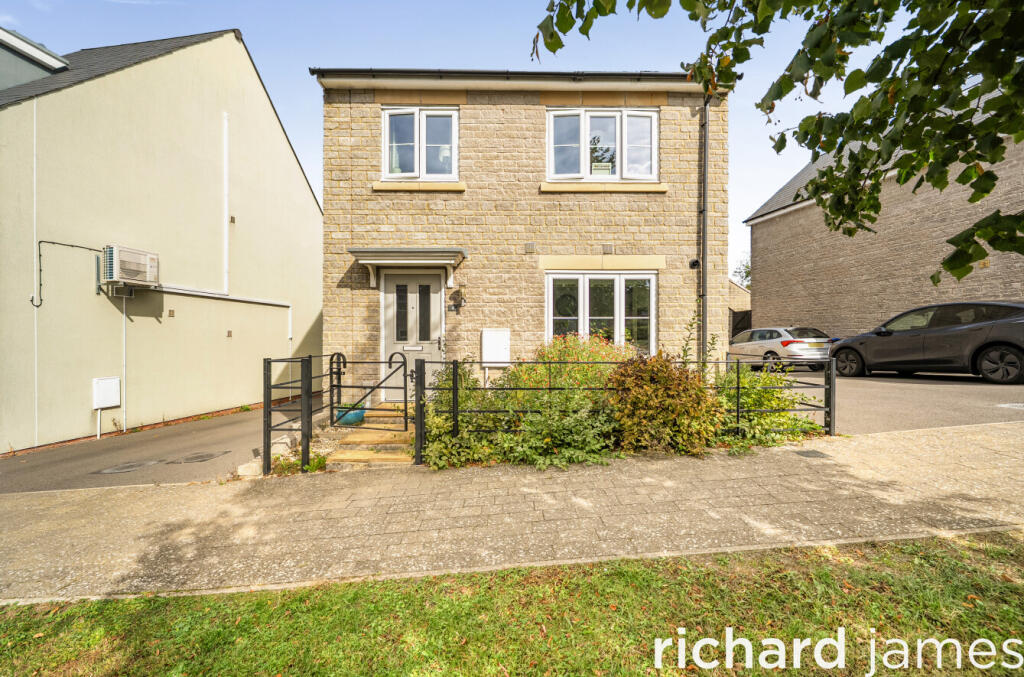Main image of property: Cowleaze, Purton, SN5