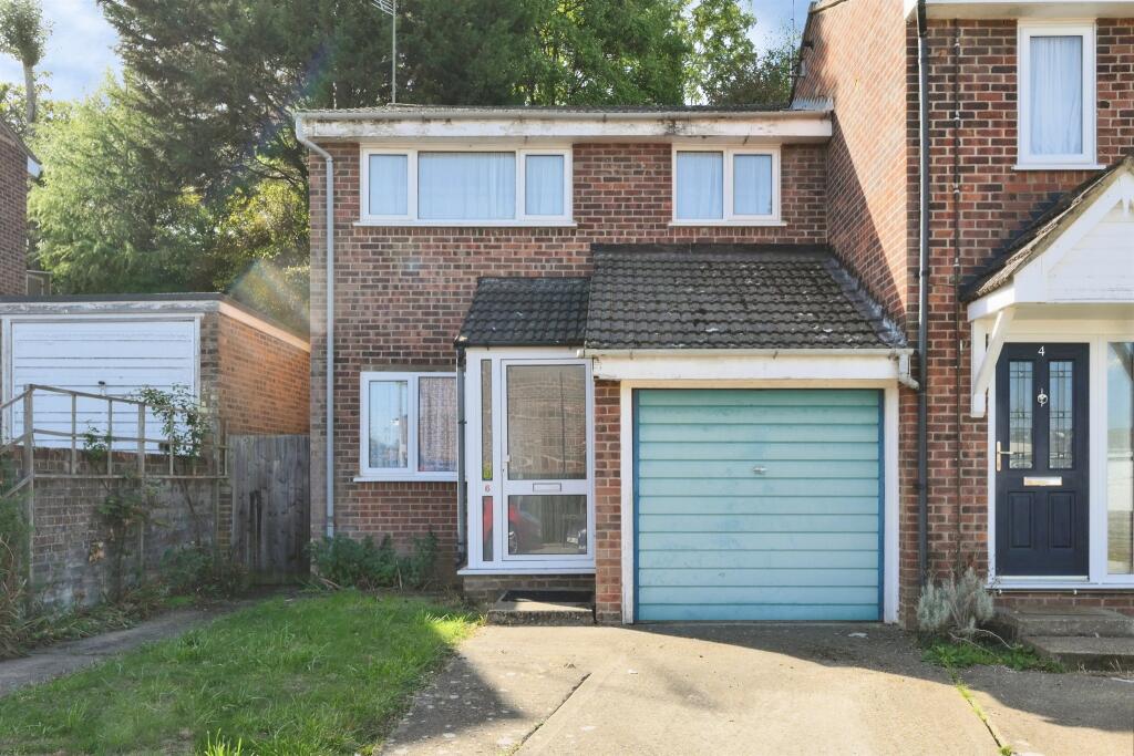 Main image of property: Tovey Close, Nazeing, Waltham Abbey