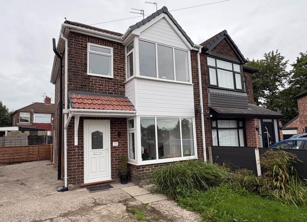 Main image of property: 43 Atherley Grove, Chadderton