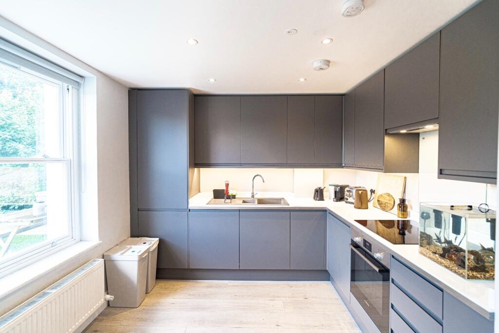 Main image of property: Lea Bridge Road, London, E5