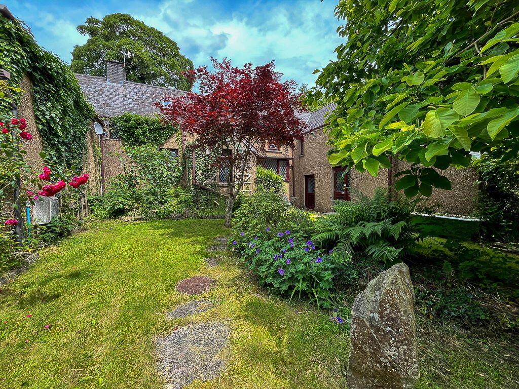 Main image of property: Pant Farm, Central Avenue, Newbridge, Newport, Gwent, NP11 5GB