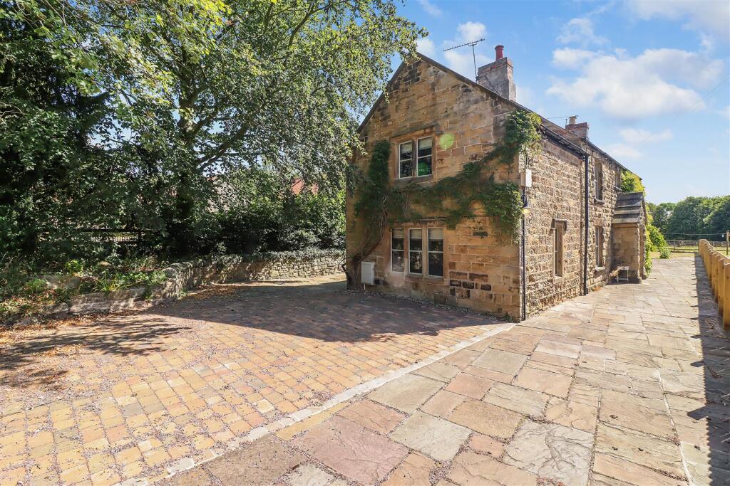 Main image of property: Holly Tree House, Main Street, Heath