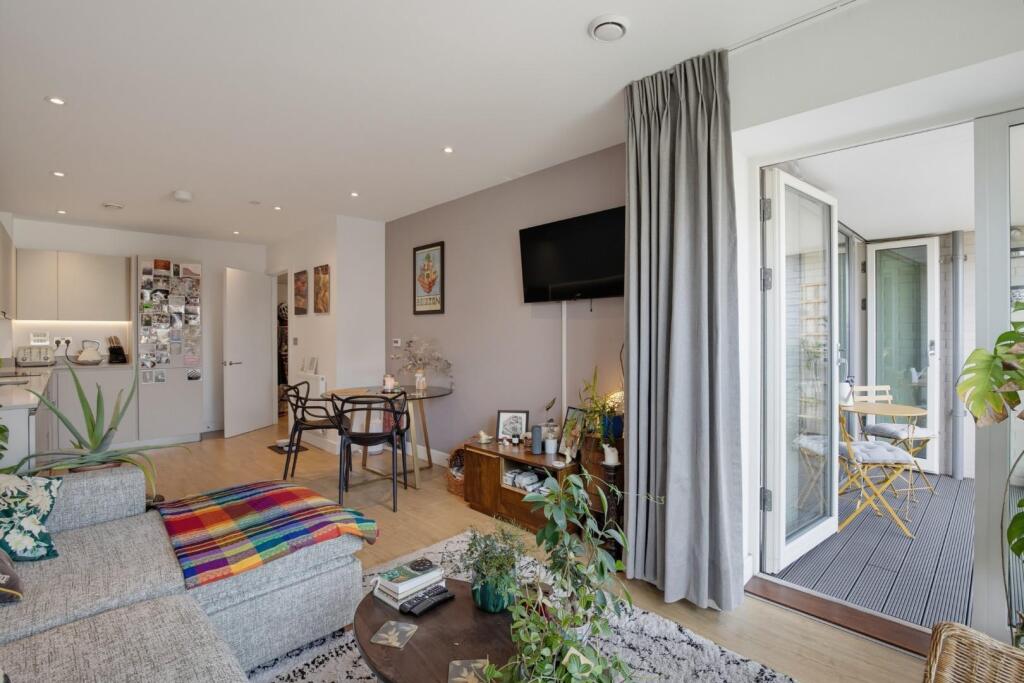 Main image of property: Camberwell Road, London, SE5