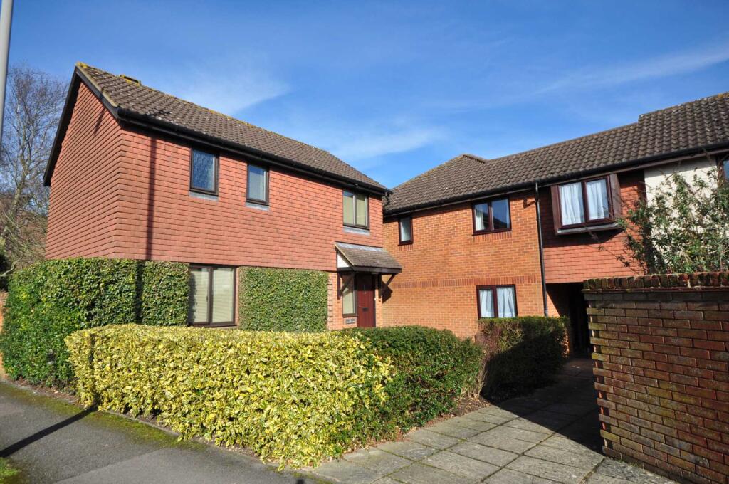 Main image of property: Tylsworth Close, Amersham HP6