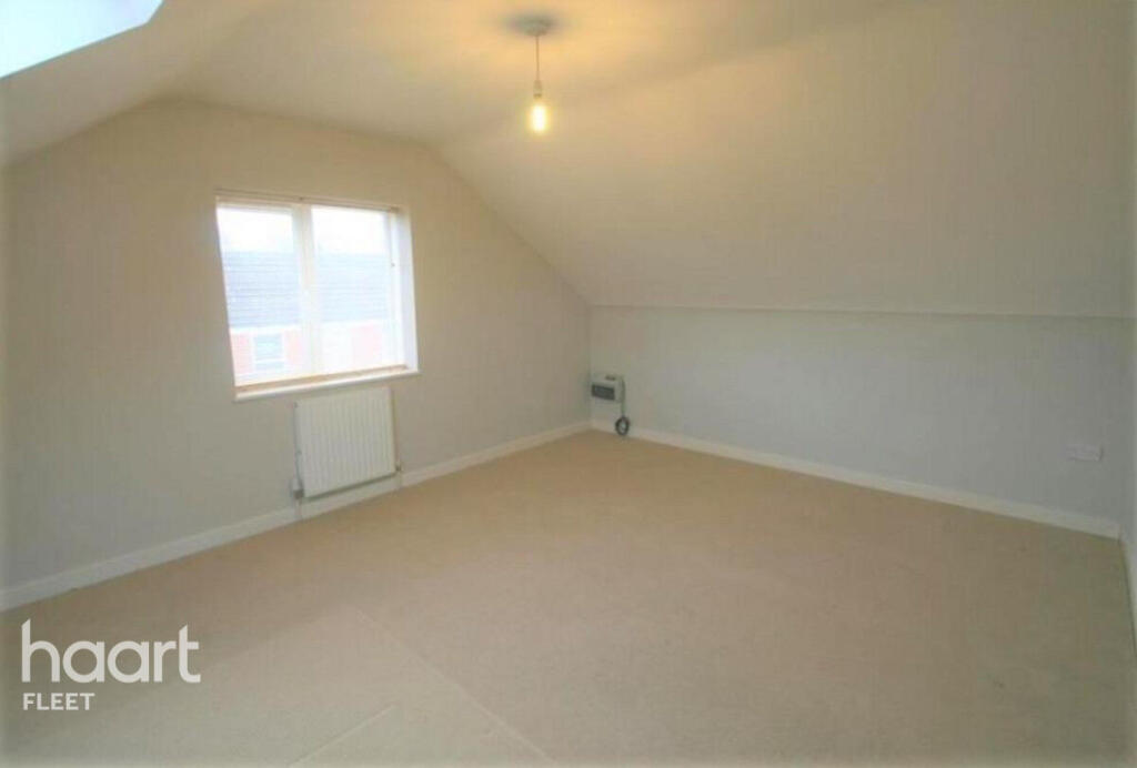 Main image of property: Reading Road South, Fleet