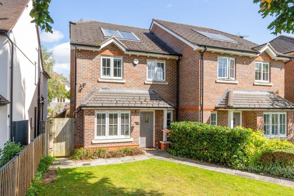 Main image of property: Hatch Place, Cookham