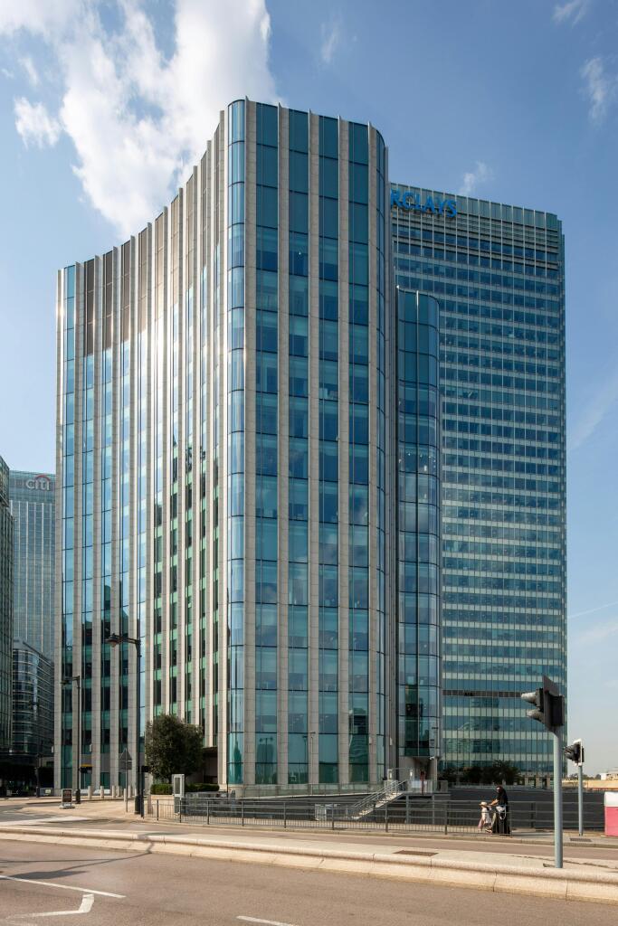 5 Churchill Place 5.jpg