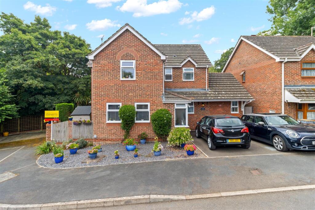 Main image of property: Sandbanks Close, Hailsham
