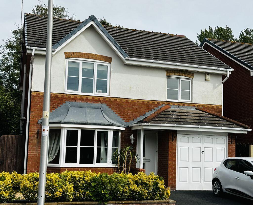 Main image of property: 31 Tarragon Drive, Blackpool, FY2 0WJ *Please Telephone Our Office For Viewings*