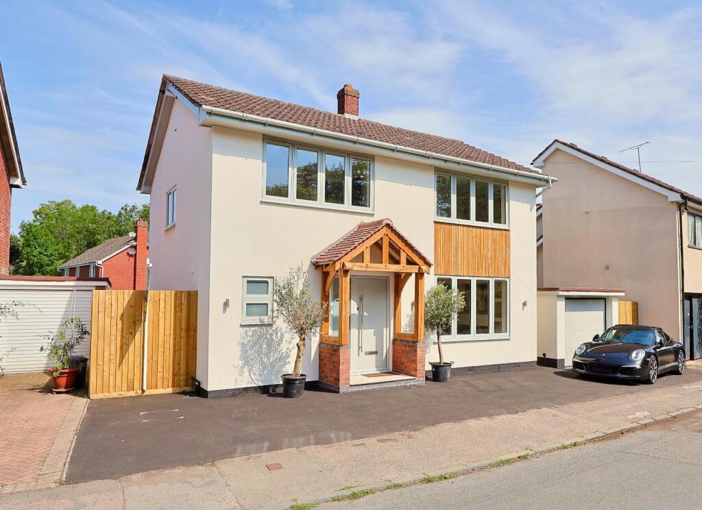 Main image of property: School Lane, Kenilworth - High Spec and No Chain