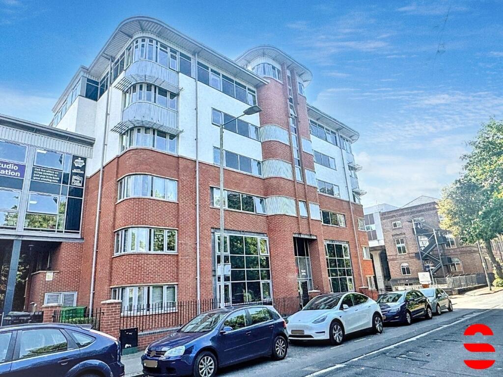 Main image of property: 28 Central Park Avenue, Plymouth, Devon, PL4 6NF