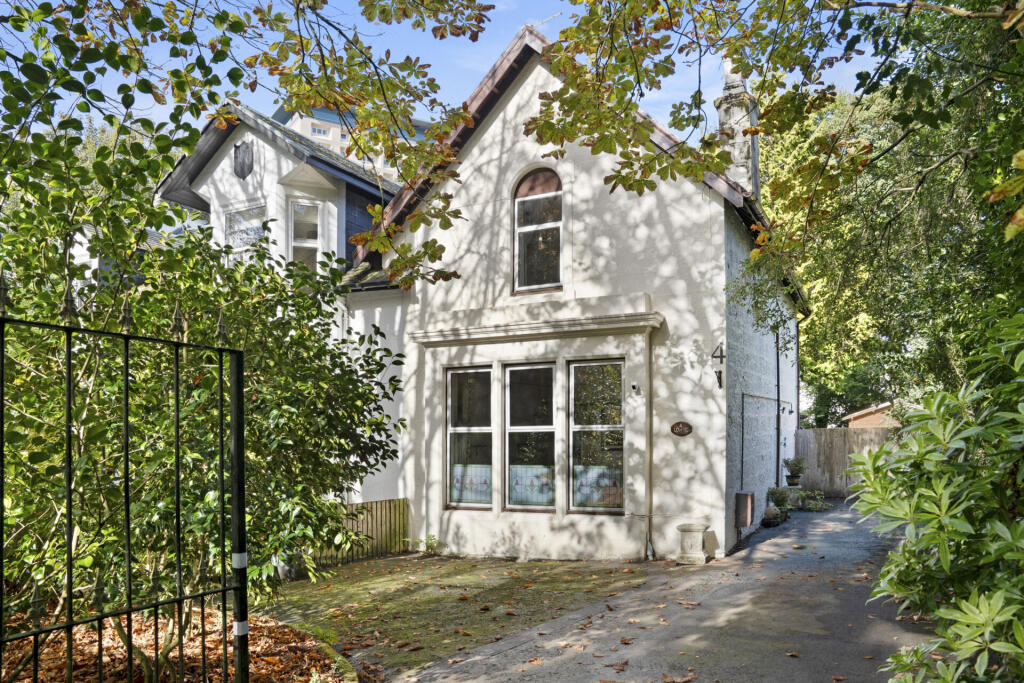 Main image of property: Low Road, Castlehead, Paisley