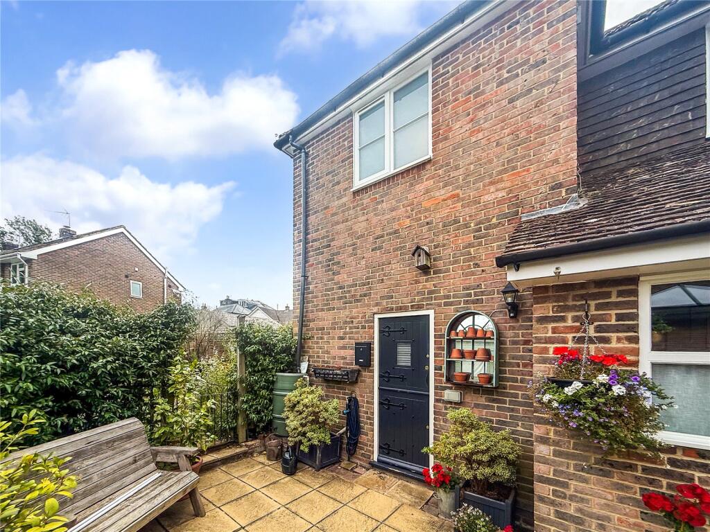 Main image of property: Hatchgate Lane, Cuckfield, Haywards Heath, West Sussex, RH17