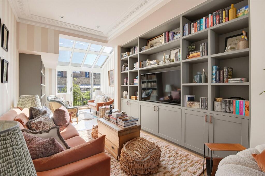 Main image of property: Redgrave Road, London, SW15