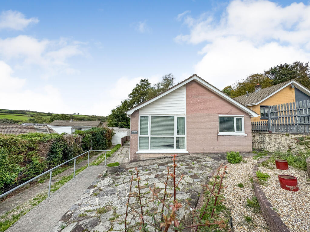 Main image of property: Dan Y Lan, Llanelli, Carmarthenshire