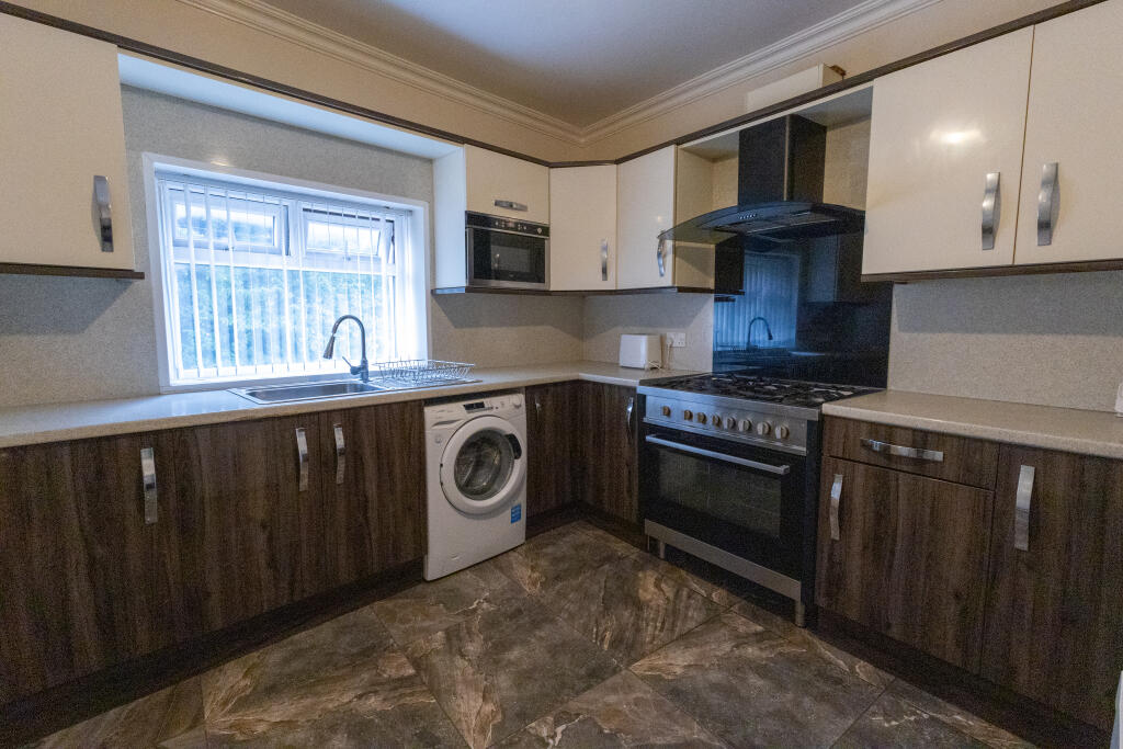 Main image of property: Leeds Old Road, Bradford